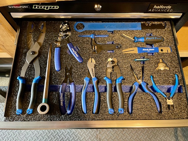 ShadowFoam's tweet photo. Matt Roberts used Shadow fom perfectly to organise all his park tools for his mountain biking family! What do you think? #shadowfoam #mountainbiking #parktools #biketools https://t.co/VfcY2qZk0M