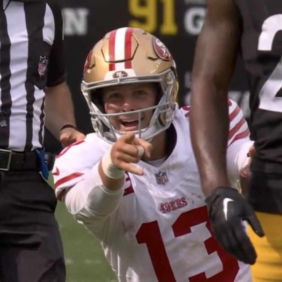 StephCopley's tweet photo. Me to the waiter when they bring out more chips and salsa before I have to ask. https://t.co/fNpZ2tyjZJ