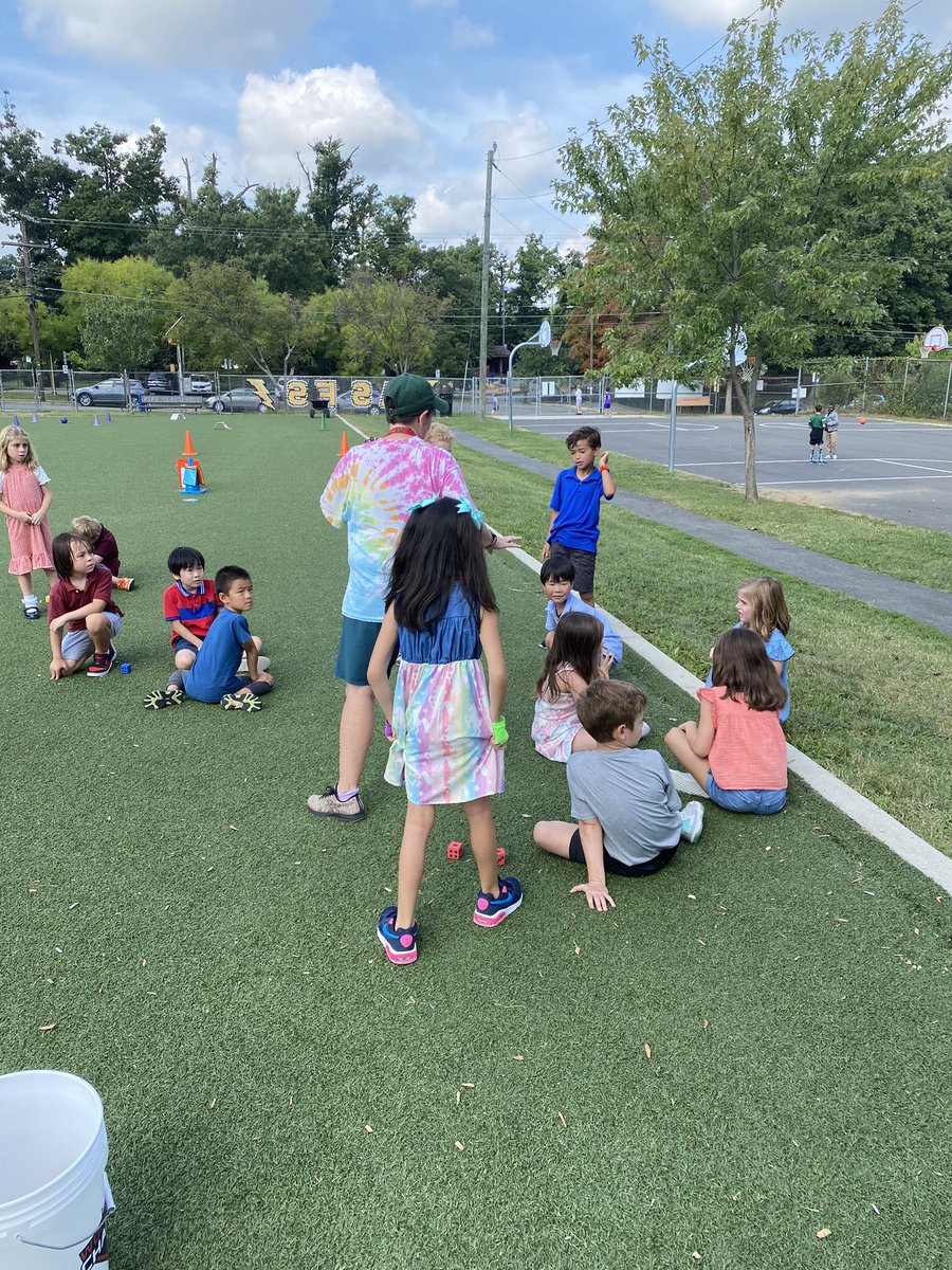 Mrs_Foster12's tweet image. Math in PE! These first grade teams competed to roll the target number before their peers. We love a good math integration activity! 🎲 🤩 @ASFSOnline @APSMath @APSVirginia