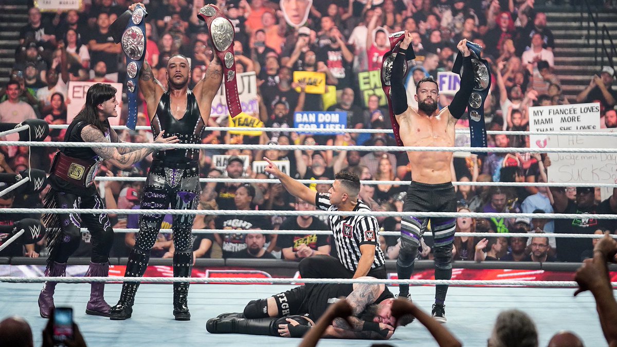 FinnBalorCOM's tweet photo. #WWERAW Digitals: https://t.co/ZHwO5oJW7I 

(@FinnBalor) https://t.co/fA7gMgd3lg