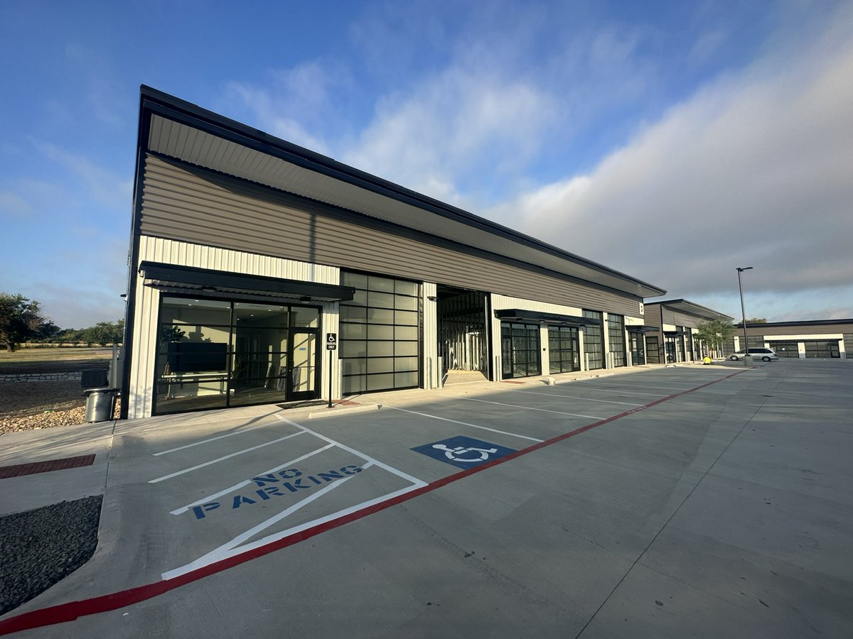 TBNDevelopment's tweet photo. Build outs are progressing over at Panther Commercial Park...still a few units left if you are looking for a great space! https://t.co/WjInFDK5QE