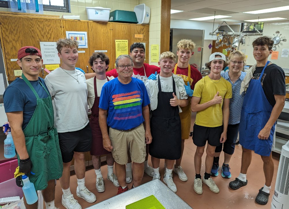 FoodAtFirst's tweet photo. Everyone, say thanks to ATO Fraternity, head chef Tom and director Patty #volunteering again at Food at First Mon Sep 11 2023 and served amazing tender tasty ribs
ATO helps regularly at #FoodatFirst.
https://t.co/KzlpnW1dgg
#DotheRightThing
#2023sep
#photobyEdHendricksonJr https://t.co/7nPwaIjOBC
