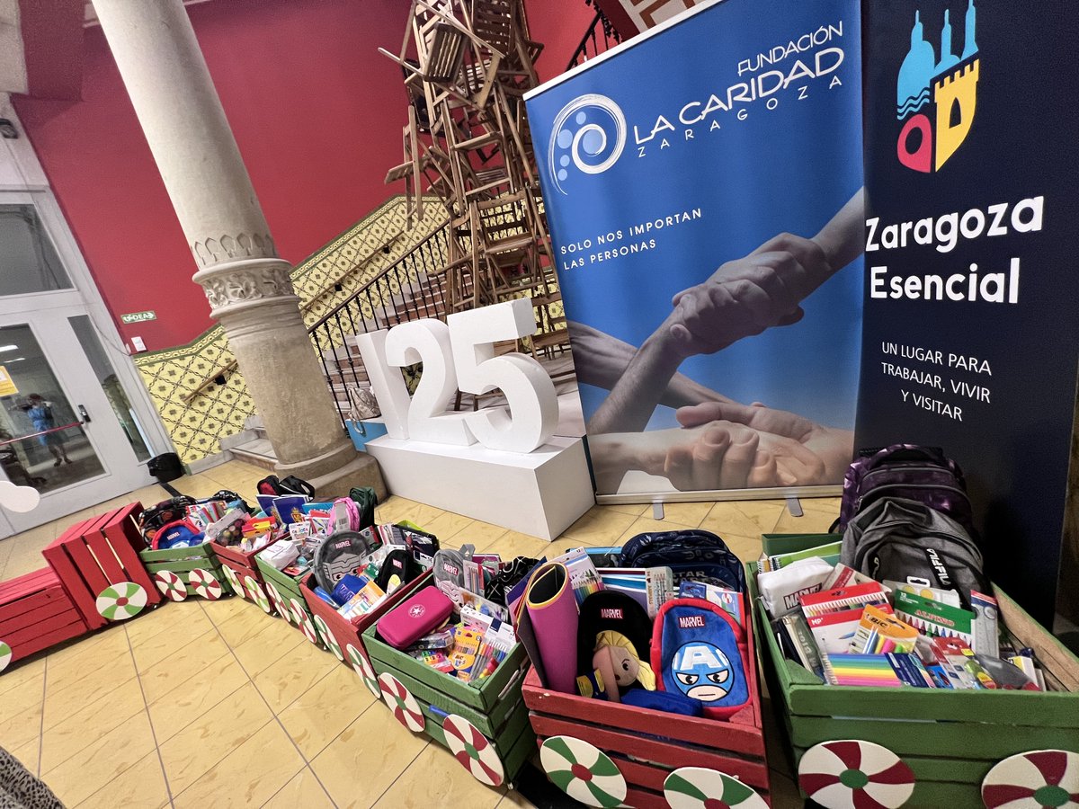 ZEsencial's tweet photo. Fotos de nuestra primera entrega de material escolar a @FLaCaridadZgZ  Gracias a todos y recordar que ¡seguimos recogiendo material para próximas entregas!📚 https://t.co/MDfoac6s9T