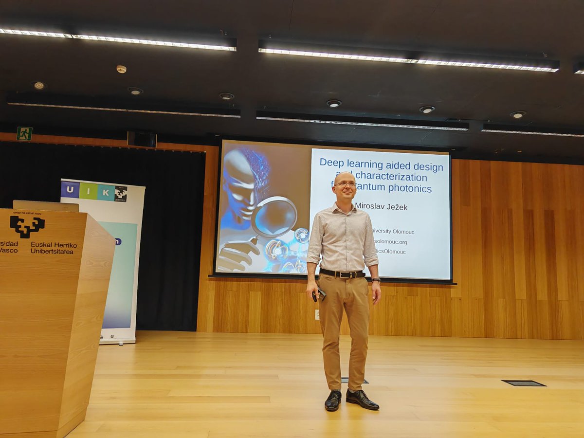 'Deep learning aided design and characterization for quantum photonics'. Miroslav Jezek @QuantumHedgehog #AIPhotonics @aiphotonics1 
@luxrerum 
@icmm_csic
@uik_eus
@DIPCehu
@SoerenMuenchen
@garciaetxarri
@AIhubCSIC