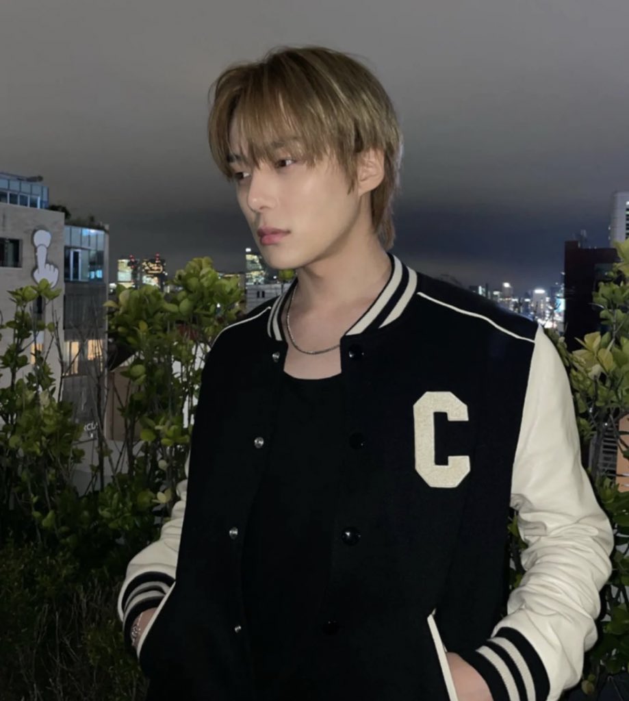 iqazaleh's tweet image. Late night feels🌌

#MBBSD #MONBEBESELCADAY #민혁