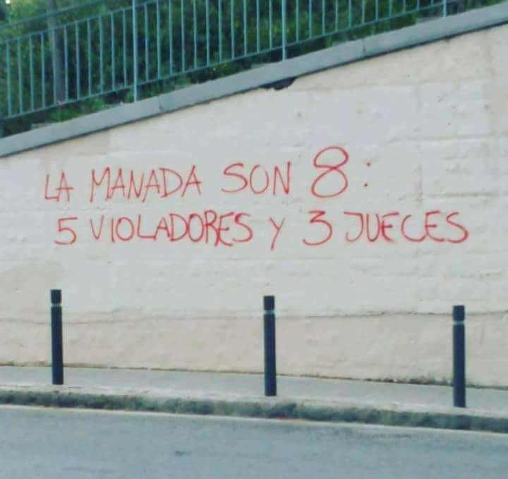 Triquiuela5's tweet photo. Pocas veces una pintada estuvo más acertada. 
#SeAcabó
Pamplona, el hormiguero La manada, Isa Balado, Mollejo, Susi Caramelo, Jorge Javier, Nacho Abad. https://t.co/ARfKas57Nj