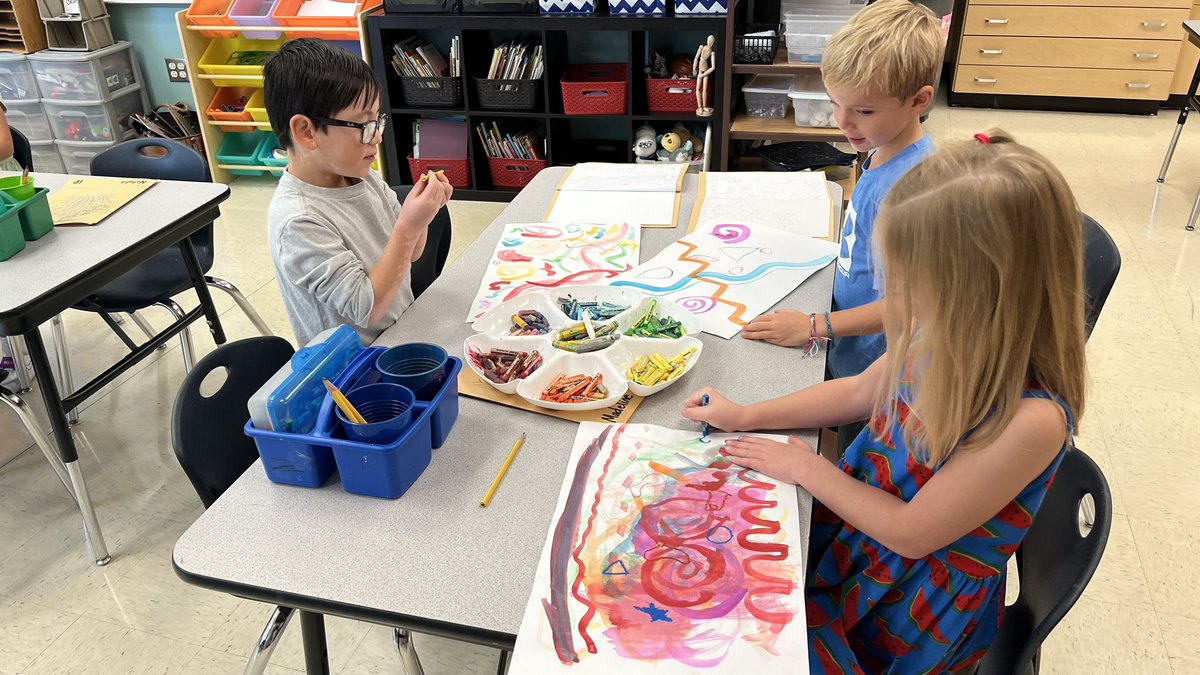 MrsSims7's tweet image. 1st grade artists are learning about abstract art and creating their own abstract art pieces! @RiverRidgeElem