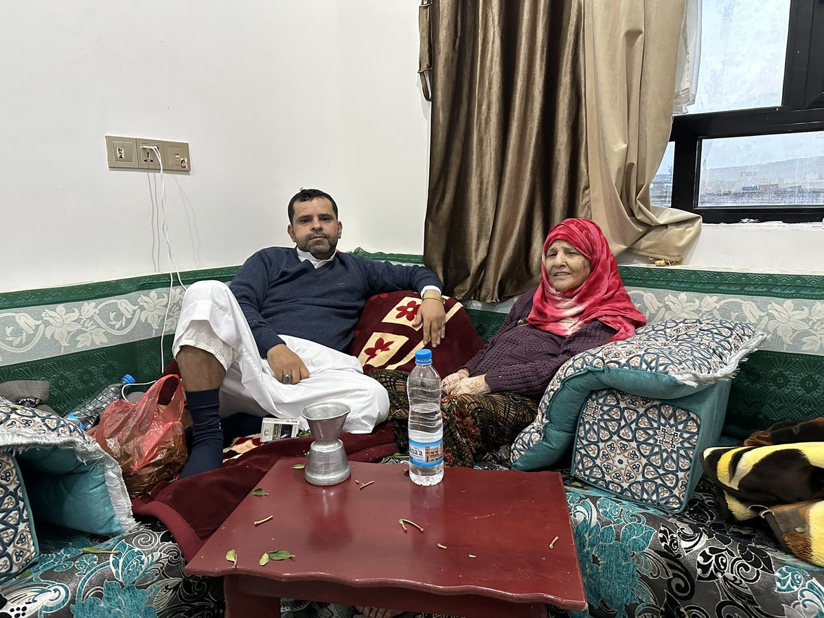 اليوم مخزن مع أمي 🌹
هي النور الذي أستنير به في طريقي ، وهي السند الذي بدعواتها يحالفني التوفيق في أمالي ، جوهرة البيت وسيدته ، جعلني الله لها قرة عين ، فمن له أم كأمي ؟
هل تعلم أن لا أحد يحبك أكثر من نفسه وماله والناس أجمعين غير أمك ؟
يا الله وفقني لطاعتها وإسعادها وبرها يا كريم