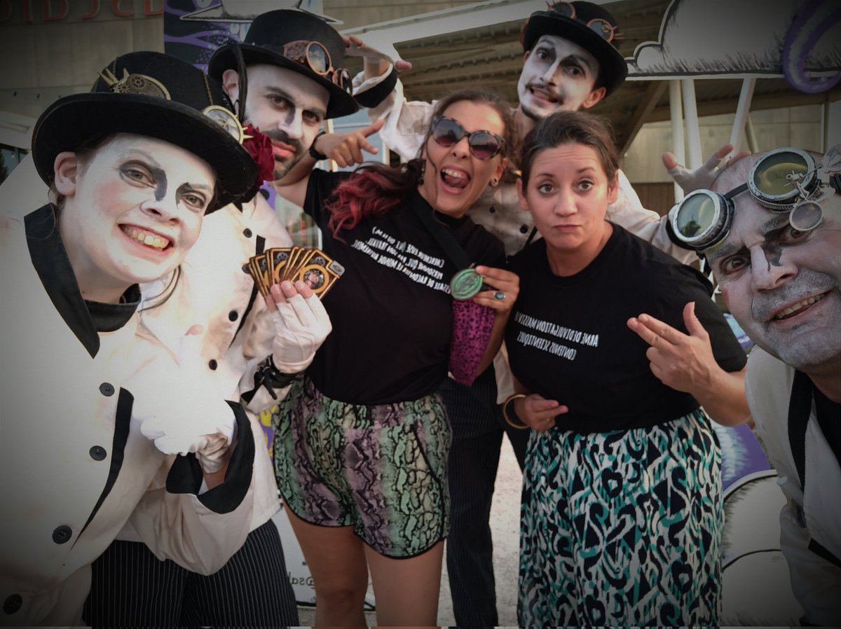 ScienceComedySh's tweet photo. On a même fait un jeu avec notre app. Et on a fait gagner des tee-shirts du  @ScienceComedySh aux premiers qui trouvaient toutes les vidéos et le mot secret. Bravo !!!! https://t.co/fyIIv3ywyQ