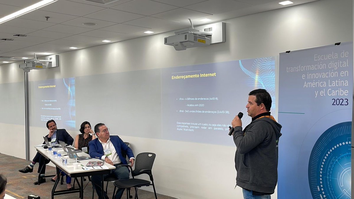 En nombre de <a href="/lacnic/">lacnic</a> (junto a <a href="/swiffay/">Kevon Swift</a>) y en conjunto con las orgs de la Comunidad Técnica de LAC, participamos en la Escuela de transformación digital e innovación de LAC a la q invitamos a formadores de políticas de países de la región <a href="/eLAC_CEPAL/">eLAC CEPAL ONU</a> <a href="/AgendaCAF/">CAF</a> <a href="/ComuNICbr/">NIC.br</a> <a href="/agesic/">Agesic</a>