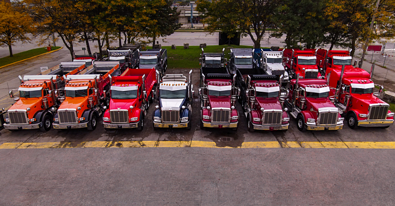 Brandt_TT's tweet photo. Gotta admit, weโre a sucker for fall colours ๐
#PeterbiltPride #TruckinWithPeterbilt #BuiltToLast #PeterbiltLife #PeterbiltNation #TruckGoals https://t.co/pWg32PInVt