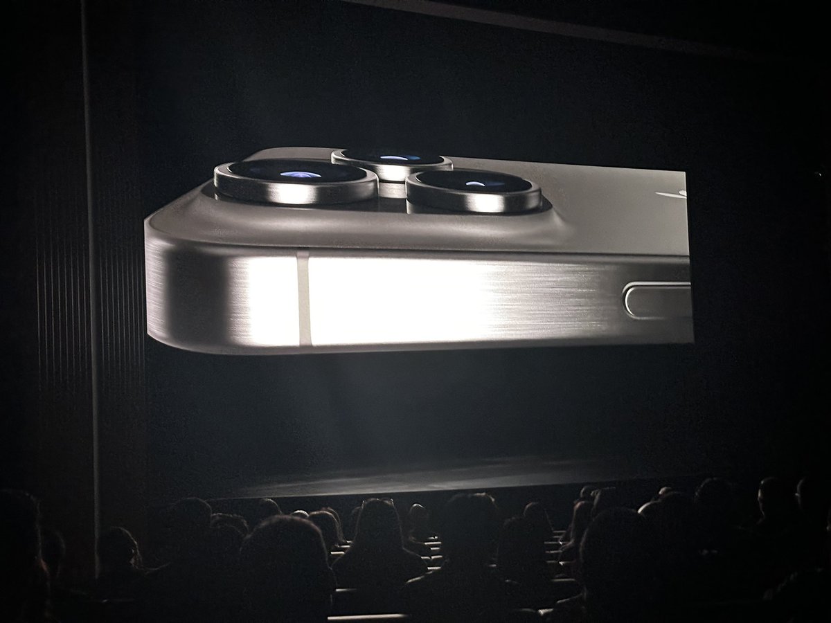 igeeksblog's tweet photo. Next up: iPhone 15 Pro in titanium https://t.co/xaqv09w3u8