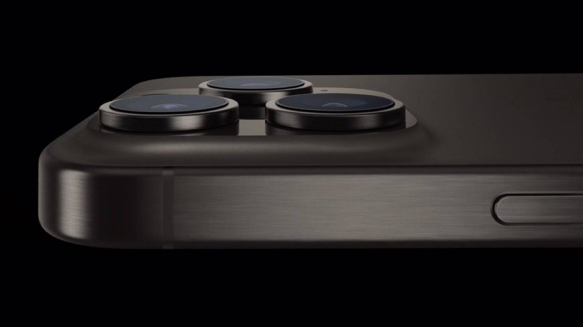 iPhone 15 Pro serisinde Titanyum Kasaya geçiş yapıldı.