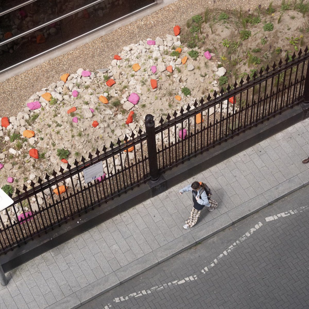 Team London Bridge (@teamlondonbdg) on Twitter photo Using recycled building materials, this space between <a href="/GSTTnhs/">Guy's and St Thomas'</a> + <a href="/KingsCollegeLon/">King's College London</a> has been transformed into a mini green oasis for staff, patients + visitors to enjoy. Thanks to the partners who made it happen! More about the Waste to Wildlife garden @ teamlondonbridge.co.uk/wastetowildlife Using recycled building materials, this space between <a href="/GSTTnhs/">Guy's and St Thomas'</a> + <a href="/KingsCollegeLon/">King's College London</a> has been transformed into a mini green oasis for staff, patients + visitors to enjoy. Thanks to the partners who made it happen! More about the Waste to Wildlife garden @ teamlondonbridge.co.uk/wastetowildlife
