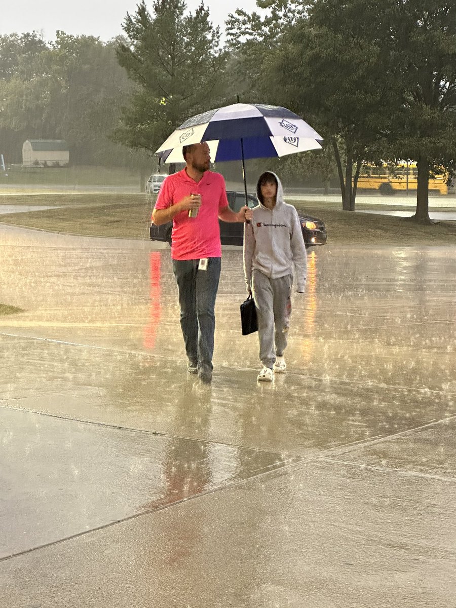Kudos to Mr. Hall, he spent his morning walking students from their car to the door. We love our caring teachers. Great example today Mr. Hall