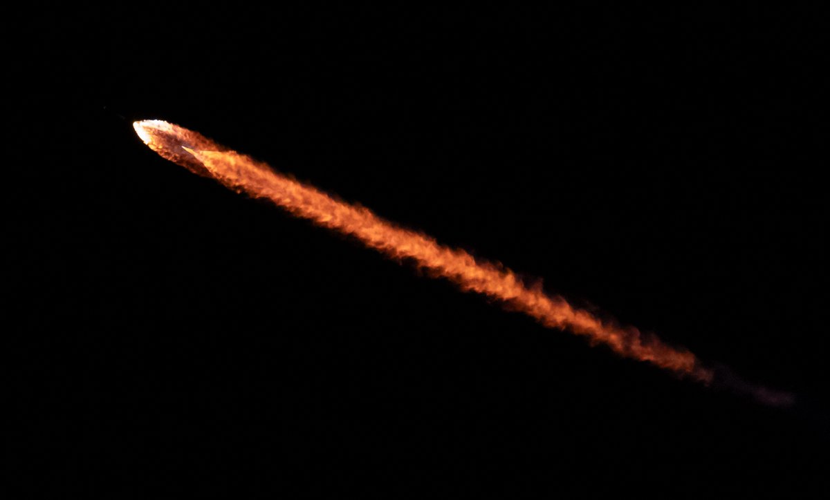Falcon 9 launches 21 <a href="/Starlink/">Starlink</a> satellites to orbit from California