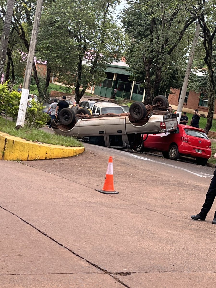 Grave Accidente km 9 avda cordoba frente seccional policial