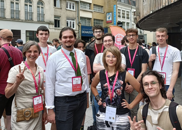 Pour sa rentrée, le <a href="/LivingLabSOFA/">Living Lab SOFA</a> du <a href="/LeCnam/">Le Cnam</a> vous amène à Angoulême (Cnam Nouvelle-Aquitaine) pour vous présenter le dispositif d'une Licence 100% à distance et sans prof !
Étonnant, non ?
On vous raconte tout ici 👉 living-lab.cnam.fr/xjjV