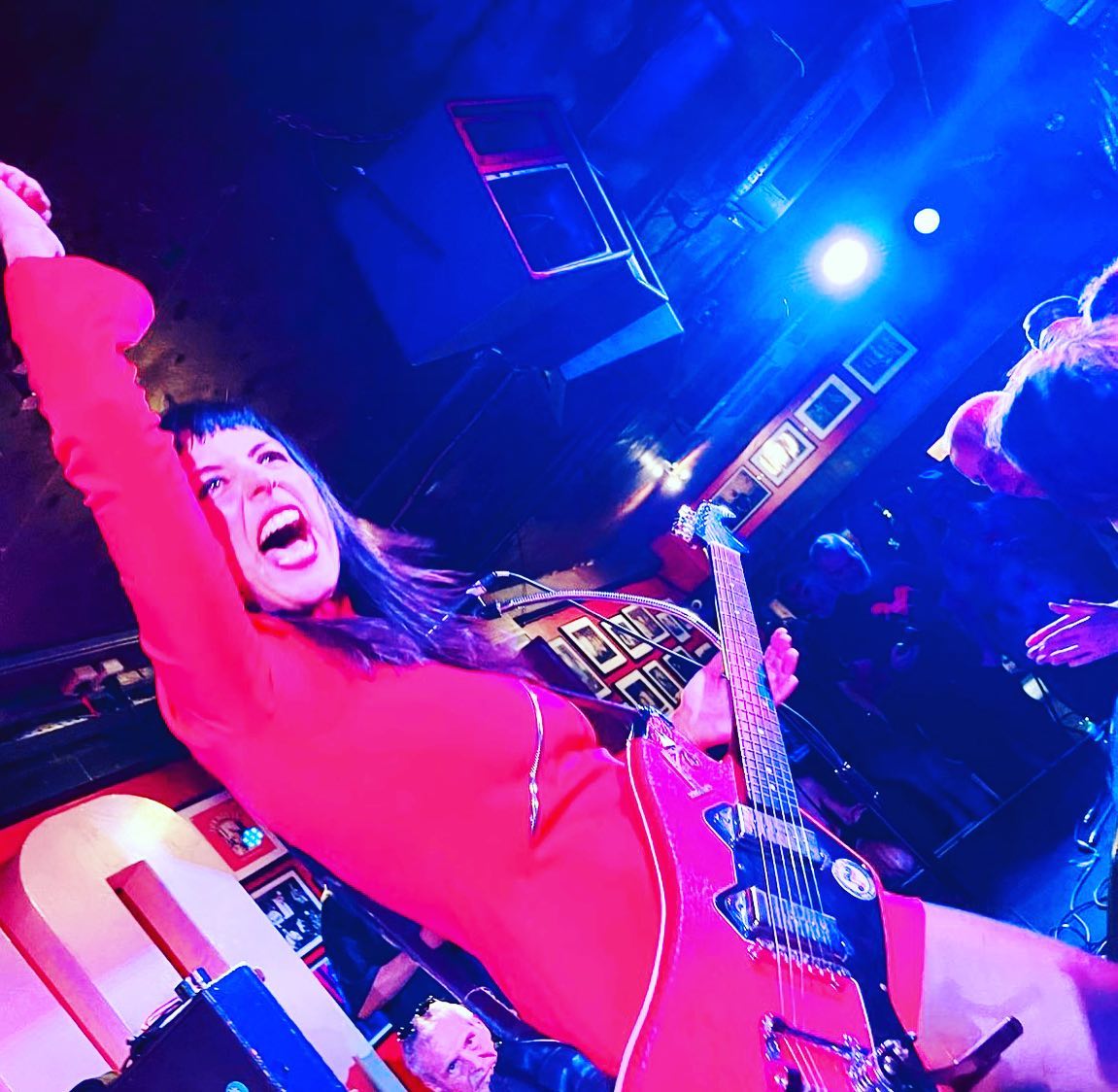 The Courettes (@thecourettes) on Twitter photo Dynamite Sunday evening at a packed @100ClubLondon! Thanks to the crew, <a href="/OhGunquit/">OH! GUNQUIT</a>, DJ Scratchy, @PRBPresents, Patrice Picard and everyone who came and had a blast with us! Thank you UK for a brilliant tour, see you soon! 🇬🇧❤️ Next stop USA! 🇺🇸
📸 Andrew Sostie69 and MonkeyPicks Dynamite Sunday evening at a packed @100ClubLondon! Thanks to the crew, <a href="/OhGunquit/">OH! GUNQUIT</a>, DJ Scratchy, @PRBPresents, Patrice Picard and everyone who came and had a blast with us! Thank you UK for a brilliant tour, see you soon! 🇬🇧❤️ Next stop USA! 🇺🇸
📸 Andrew Sostie69 and MonkeyPicks