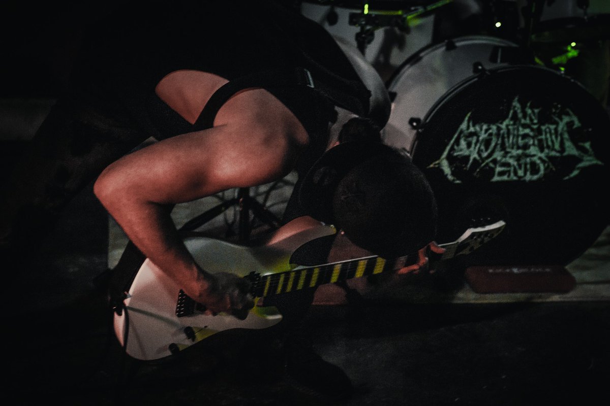 VanadiumPhoto's tweet photo. @bryandilionnis x An Astonishing End live at Zembo @AstonishingEnd #metal #concertphotographer #livemusic #concertphotography #metalcore #bandphotographer #canon #canonphotography #guitarist #metalguitarist https://t.co/Y7HST59GXN