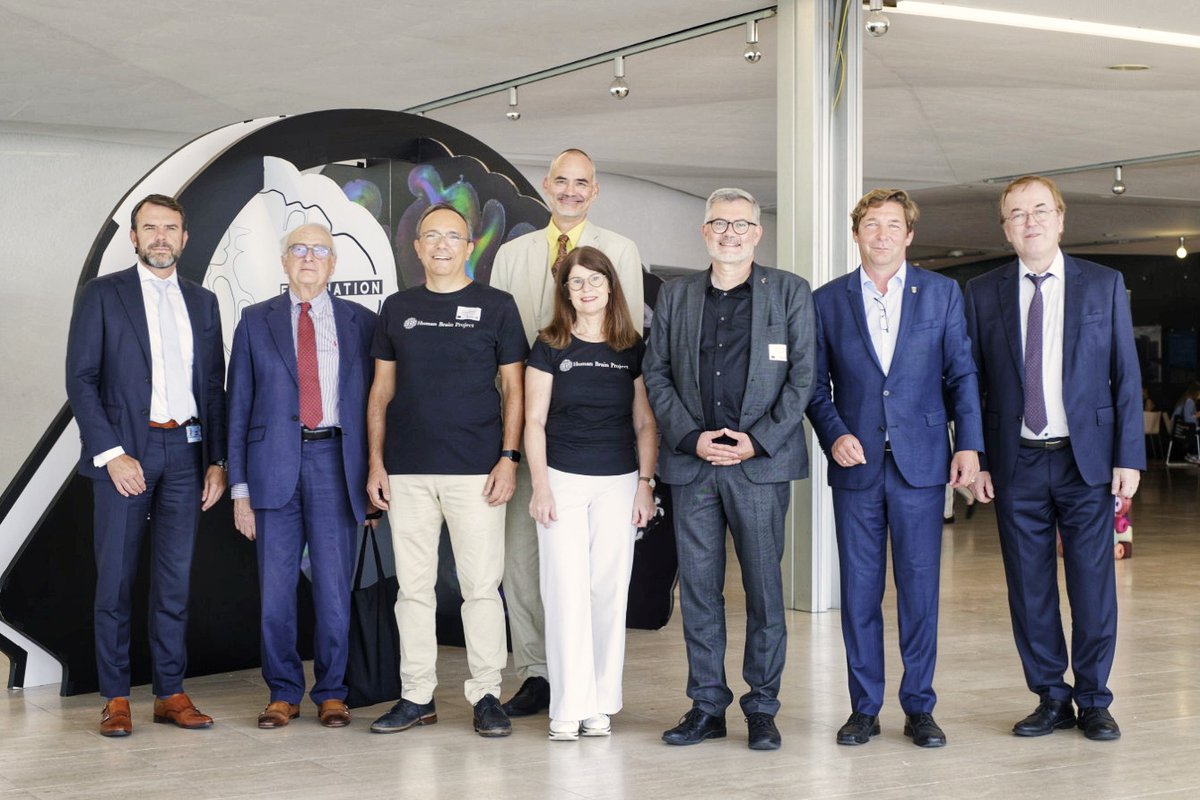 Forschungszentrum Jülich | @fzj@social.fz-juelich (@fz_juelich) on Twitter photo Das <a href="/HumanBrainProj/">Human Brain Project</a> (#HBP) 🧠 feierte heute seinen Abschluss. Mit 155 kooperierenden Institutionen aus 19 Ländern und einem Budget von 607 Mio. Euro war es eines der größten Forschungsprojekte in Europa. 🙌🇪🇺
👉 fz-juelich.de/de/aktuelles/n… Das <a href="/HumanBrainProj/">Human Brain Project</a> (#HBP) 🧠 feierte heute seinen Abschluss. Mit 155 kooperierenden Institutionen aus 19 Ländern und einem Budget von 607 Mio. Euro war es eines der größten Forschungsprojekte in Europa. 🙌🇪🇺
👉 fz-juelich.de/de/aktuelles/n…