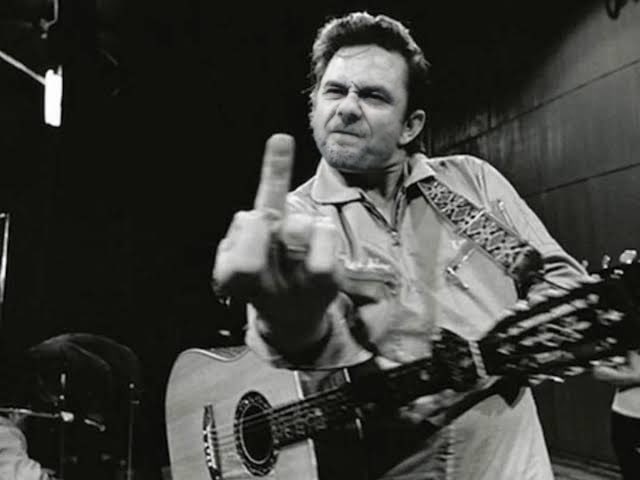 RicMenR's tweet image. Excelente rola de Johnny Cash, saludos muchachos @ruleiro @eltalcha 

#PoderosoTop