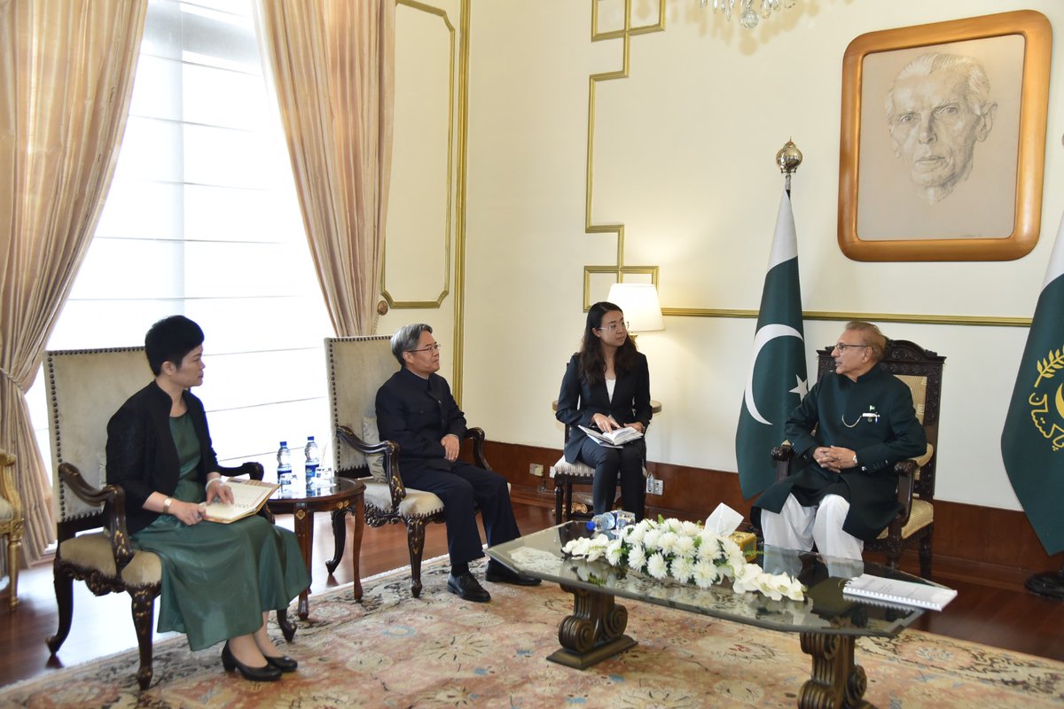 On Sep.12, Ambassador Jiang Zaidong presented Letter of Credence to H.E. Dr. Arif Alvi, President of Pakistan @ArifAlvi. Ambassador Jiang committed to exert best efforts to carry out the lofty mission to deepen China-Pakistan ironclad friendship&all-weather strategic cooperation.