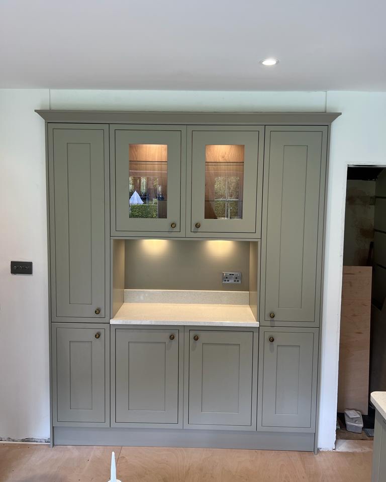 NJSInstallation's tweet photo. Truly stunning Sage Green shaker style installation with light grey quartz worktops https://t.co/8gtOxpqG4R