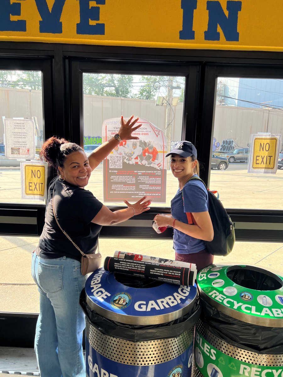 It was all hands on deck! Dr Maria Ortiz, @NPSvoices Assistant Superintendent, and Lydia Alvarez, Supervisor of the Office of Policy, Planning Evaluation and Testing, hung registration posters at the Ironbound Recreation Center. They can't wait to watch their children on the ice!