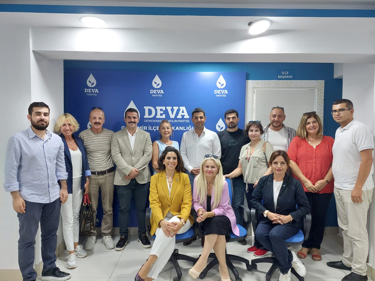 izmirdedeva's tweet photo. İl Başkanımız @karaosmanoglu16 
Gaziemir İlçe Başkanımız Murat Gülmez ve ilçe yönetimimizle bir araya gelerek gündeme ilişkin değerlendirmelerde bulunduk.

Nazik misafirperverlikleri nedeniyle teşekkür ederiz.  @devapartisi https://t.co/vgZNien9Qt