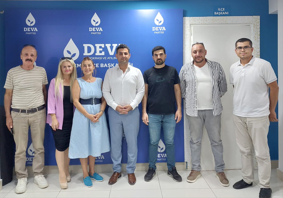 izmirdedeva's tweet photo. İl Başkanımız @karaosmanoglu16 
Gaziemir İlçe Başkanımız Murat Gülmez ve ilçe yönetimimizle bir araya gelerek gündeme ilişkin değerlendirmelerde bulunduk.

Nazik misafirperverlikleri nedeniyle teşekkür ederiz.  @devapartisi https://t.co/vgZNien9Qt