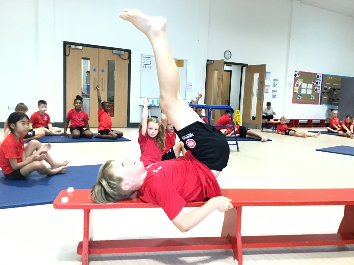 NewhallPrimary's tweet photo. During Juniper class's gymnastics lesson today we focussed on patches and points, demonstrating the different balances we could perform. Some amazing work on display! https://t.co/U2s4EtvWIg