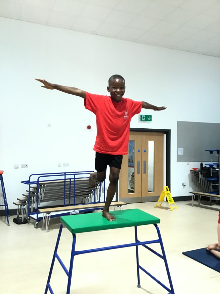 NewhallPrimary's tweet photo. During Juniper class's gymnastics lesson today we focussed on patches and points, demonstrating the different balances we could perform. Some amazing work on display! https://t.co/U2s4EtvWIg