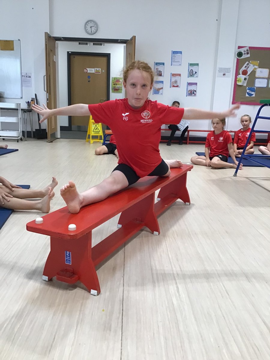 NewhallPrimary's tweet photo. During Juniper class's gymnastics lesson today we focussed on patches and points, demonstrating the different balances we could perform. Some amazing work on display! https://t.co/U2s4EtvWIg