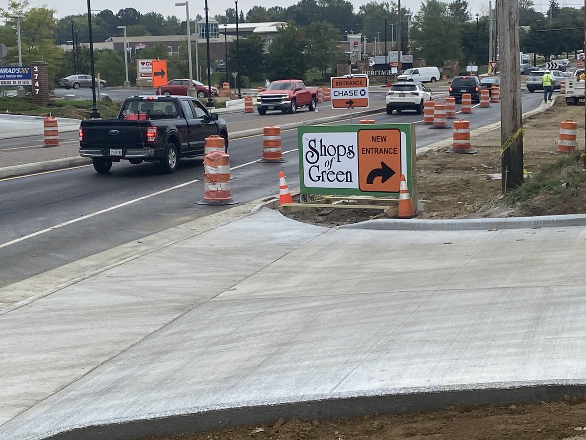 CAM_Incorp's tweet photo. New signage has been provided for ingress &amp; egress to #shopsofgreen during last phase of #massillonroadroundabout construction closures @cityofgreen. Access only from #massillonroad &amp; #corporatewoosparkway. Exercise caution! https://t.co/MLeQi67m7I