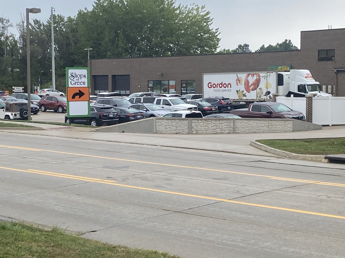 CAM_Incorp's tweet photo. New signage has been provided for ingress &amp; egress to #shopsofgreen during last phase of #massillonroadroundabout construction closures @cityofgreen. Access only from #massillonroad &amp; #corporatewoosparkway. Exercise caution! https://t.co/MLeQi67m7I
