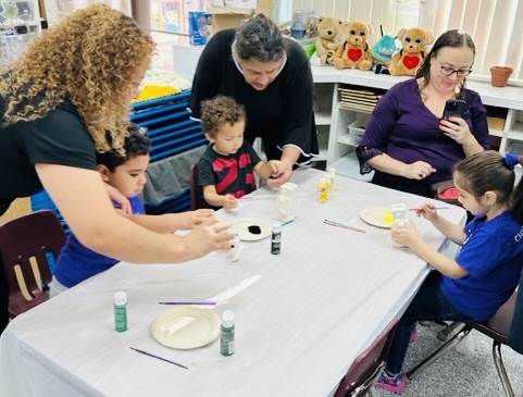 Childs_Path's tweet photo. We recently invited grandparents to make special moments with their grandchildren at Child's Path and celebrate Grandparent’s Day! 🙌
Our grandparents are the unsung heroes who fill our preschoolers' days with love, stories, and countless smiles. 😍 https://t.co/AZSuwAgLng
