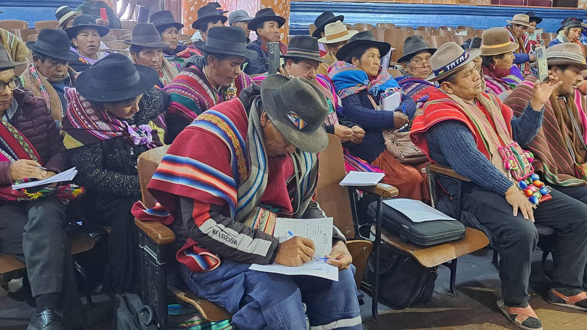 ConamaqBol's tweet photo. #PrensaCONAMAQ | El#CONAMAQ participan del TALLER DE SOCIALIZACIÓN Y ANÁLISIS REGIONAL SOBRE LA CONSULTA PREVIA E INFORMADA que se lleva a cabo en el salar de #Uyuni del departamento de #Potosí.

¡Jallalla Nuestros Pueblos Indígenas Originarios!
¡Jallalla Nuestra Madre Tierra! https://t.co/FKrFonlkPz