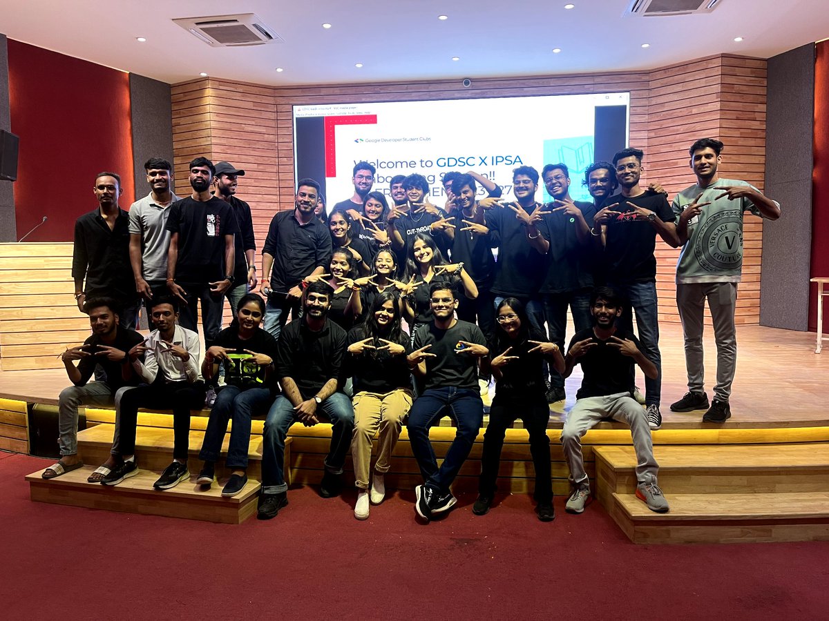 ginni_jain16's tweet photo. Had super amazing induction session for @GDSC_IPSA  with 200+ attendees ✨🧿 The day was very well spent 🫡🫠
Will soon share the photo dump 🥳🥳 https://t.co/suh52eq6Op