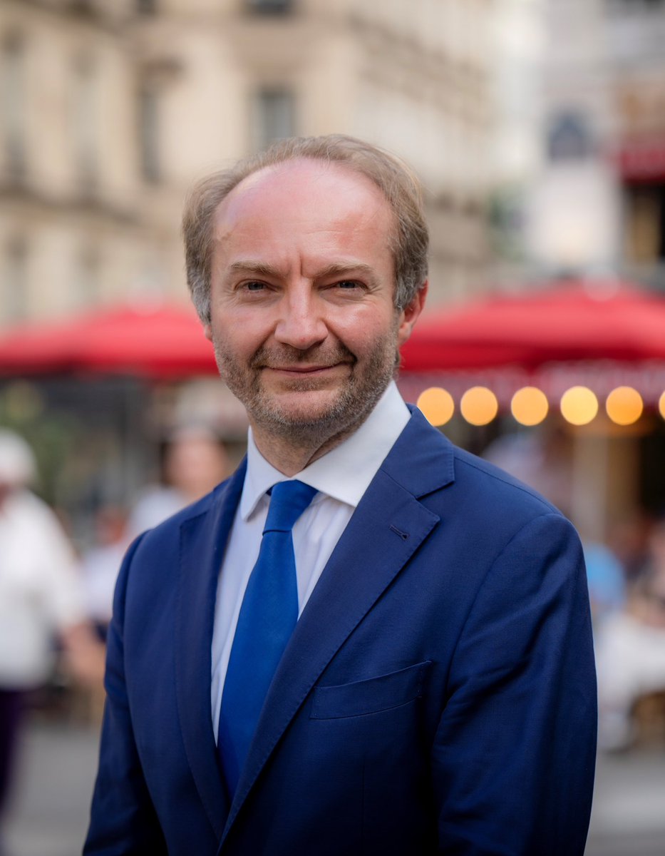 JulienBargeton's tweet photo. Sénateur depuis 2017, élu dans le 20e arrondissement, puis conseiller régional, @JulienBargeton fut adjoint auprès de Bertrand Delanoë. 

Passionné de culture, il est l’auteur d’un rapport parlementaire sur le financement de l’industrie musicale. https://t.co/Lh5sH23UpJ
