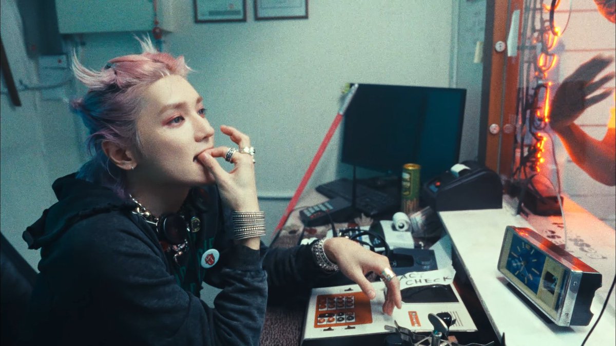 전직 손물어뜯기 경력자답게 디테일이살아잇죠?ㅋㅋ