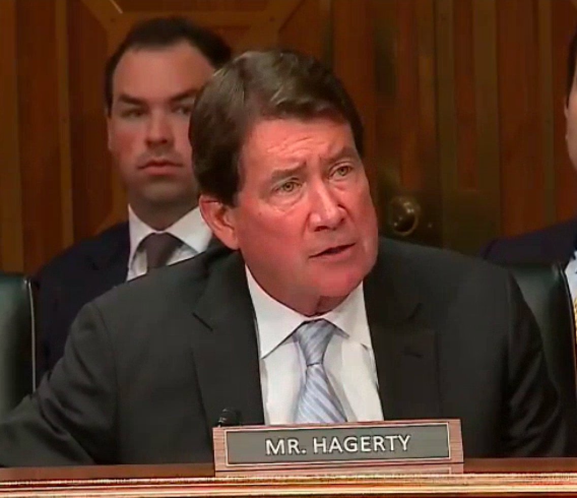 EricBalchunas's tweet photo. Sen Hagerty brought up SEC's loss to Grayscale and asked: "so what do you need to see in a spot ETF filing?" Genz: "We're reviewing that decision. There are multiple spot ETP filings (beyond Grayscale) that we're also reviewing and I'm looking fwd to the Staff's recommendation" https://t.co/AymG1I7gDY