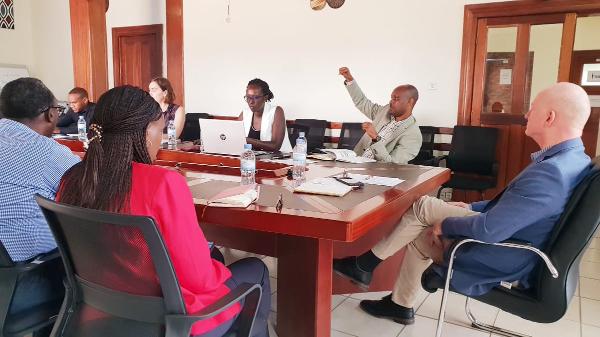 HingaWunguke's tweet photo. Interesting dialogue with Prof @AlfredBizoza on recent research on post-harvest handling practices among farmers. The research discussion will inform Hinga Wunguke interventions with market actors to enable farmers adopt appropriate PHH practices and to increase their incomes💰. https://t.co/Yifz7H3jZB