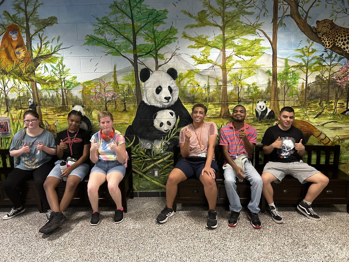 hanney2022's tweet photo. This group is hot and sweaty because of the hard work they did at Whispering Pines Elel!! Thank you to the entire staff there! They were amazing! Volunteering is life ! @MarcusAllen1977 @lesliejohnson81 @MOSAIChumbleisd @HumbleISD https://t.co/K6H625Ker2