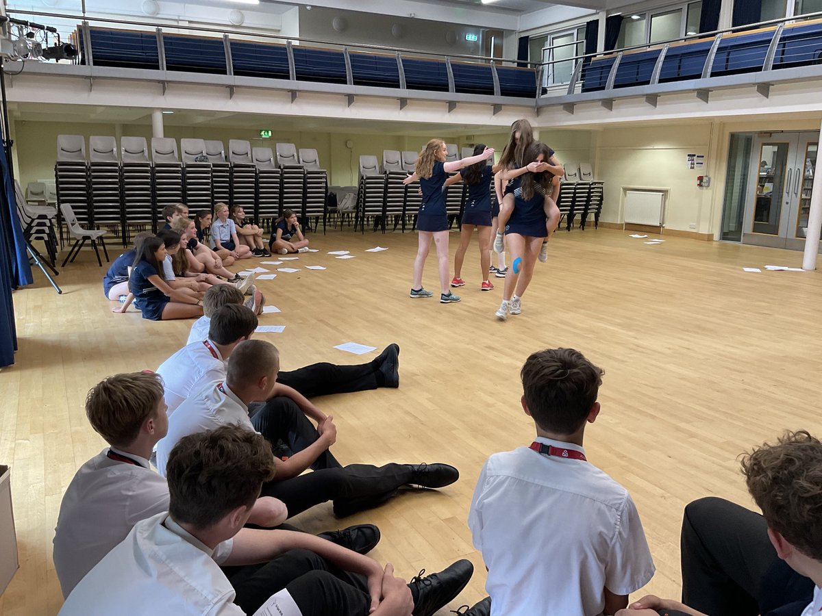 Tormead_Drama's tweet photo. Fantastic to welcome Iona from @ThePaperBirds to Tormead this afternoon for a workshop demonstrating the company’s signature style. GCSE students from here and @RGSGuildford produced some excellent work in response to Iona’s superb teaching.
#DramaRocks https://t.co/IW7SYGXzaz