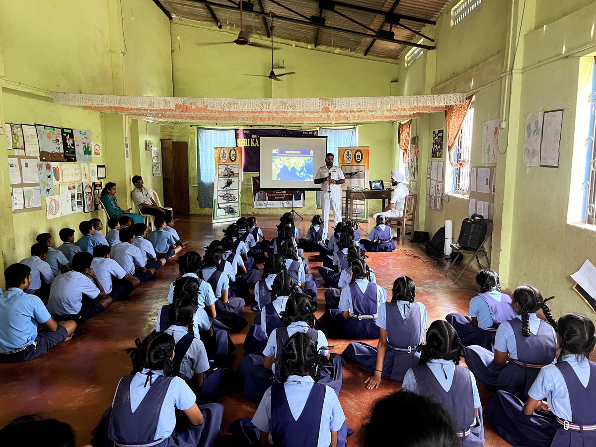 IN_GNA's tweet photo. Lieutenant Commander Vishal Patil from #INAS339/ #INSHansa delivered the lecture on ‘Career in #IndianNavy’. The programme was attended by 75 enthusiastic students and staff.
@IN_WNC
@indiannavy
@IndiannavyMedia
@DefPROMumbai
@PIB_Panaji https://t.co/iHLd9x9hE3