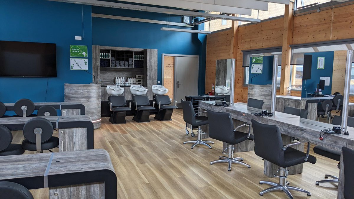 CAN_Academy's tweet photo. Lots of building work at CAN over the summer including this wonderful salon ready for our KS4 Health and Beauty students; one of the new curriculum options available at CAN.
#healthandbeauty #KS4options #futurecareer https://t.co/DHrhZs4P7J