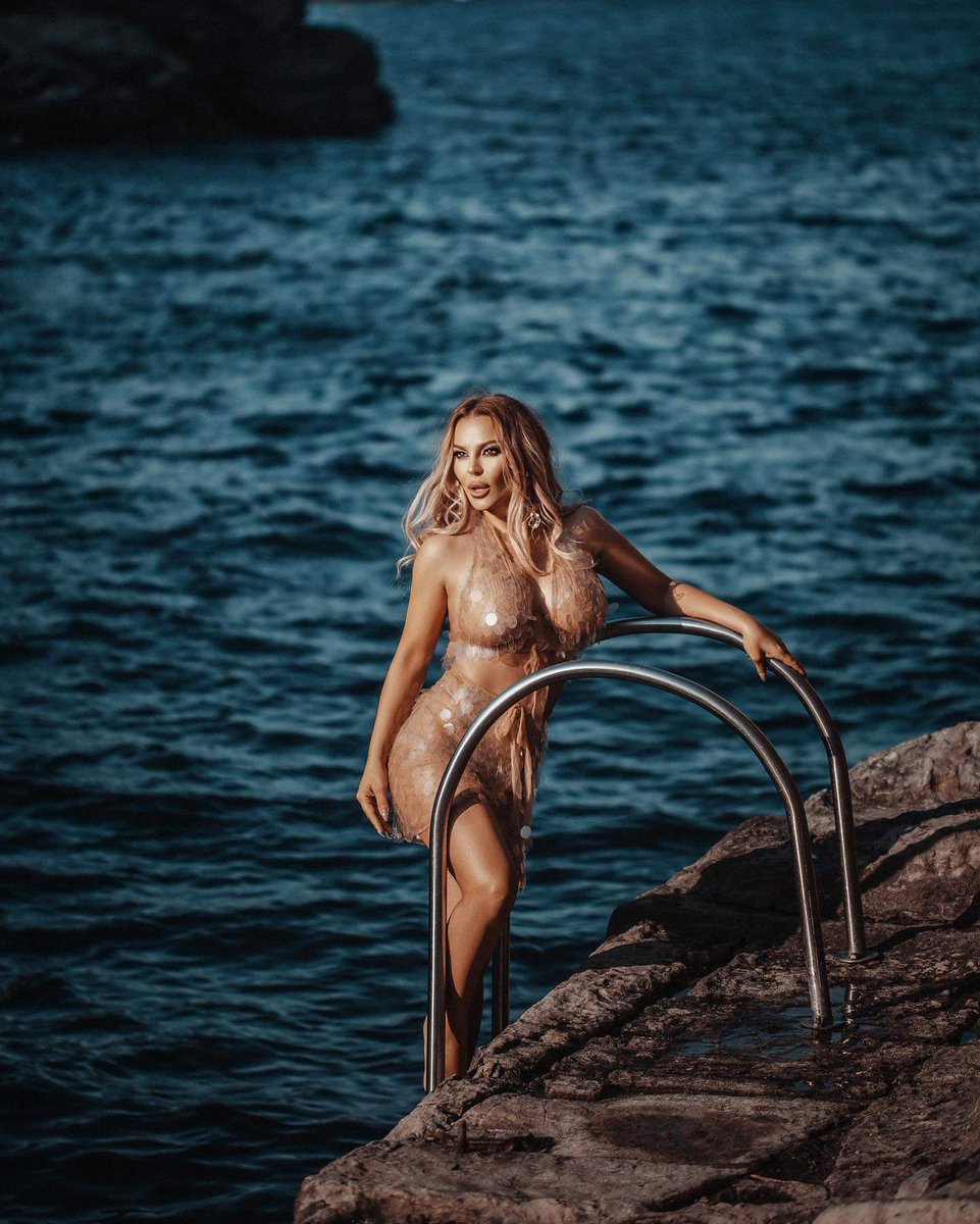 dess_DesiSlava's tweet photo. Отива си лятото, идва есента… 🌊 #summerisgone https://t.co/Vu1qm8GK17