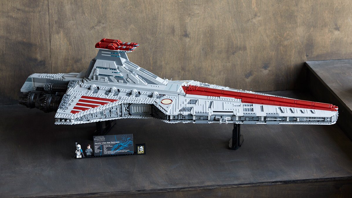 starwars's tweet photo. The Separatists don’t stand a chance. 

Take a first look at the bricktastic LEGO Star Wars UCS Venator-Class Republic Attack Cruiser.

Learn more: https://t.co/CZJSIY7myZ https://t.co/uW7iLnBE5B