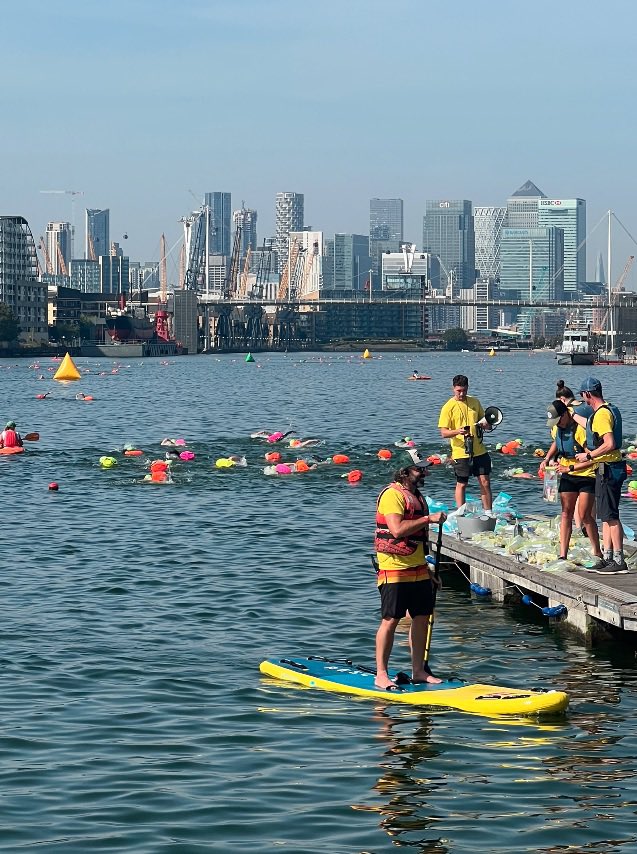 CroydonHighPE's tweet image. A 1st place finish and a pb for Year 11 Izzy in the 3K event at the @Dock2DockSwim on Saturday! #London #OpenWaterSwim @CroydonHigh @BeckenhamSC 🏊‍♀️🥇👏